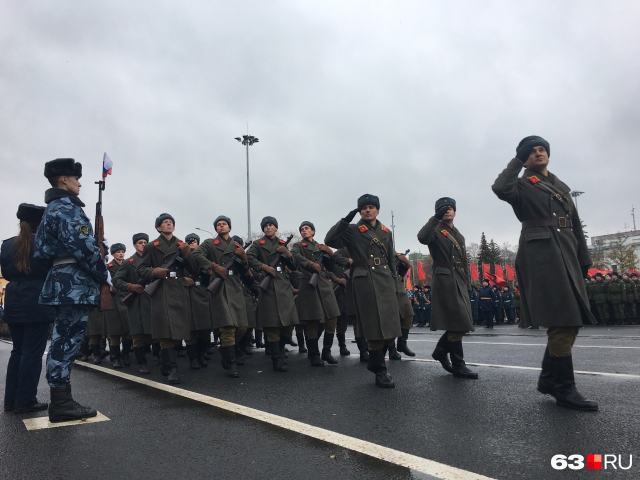 Эфир 7 ноябрь. Площадь Куйбышева парад 7 ноября. Парад на площади Куйбышева 7 ноября 1941 года. Парад памяти 7 ноября в Самаре. Парад 7 ноября 2018.