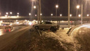 «Тойоту» отбросило в столб на Бугринском мосту: пассажирка попала в больницу