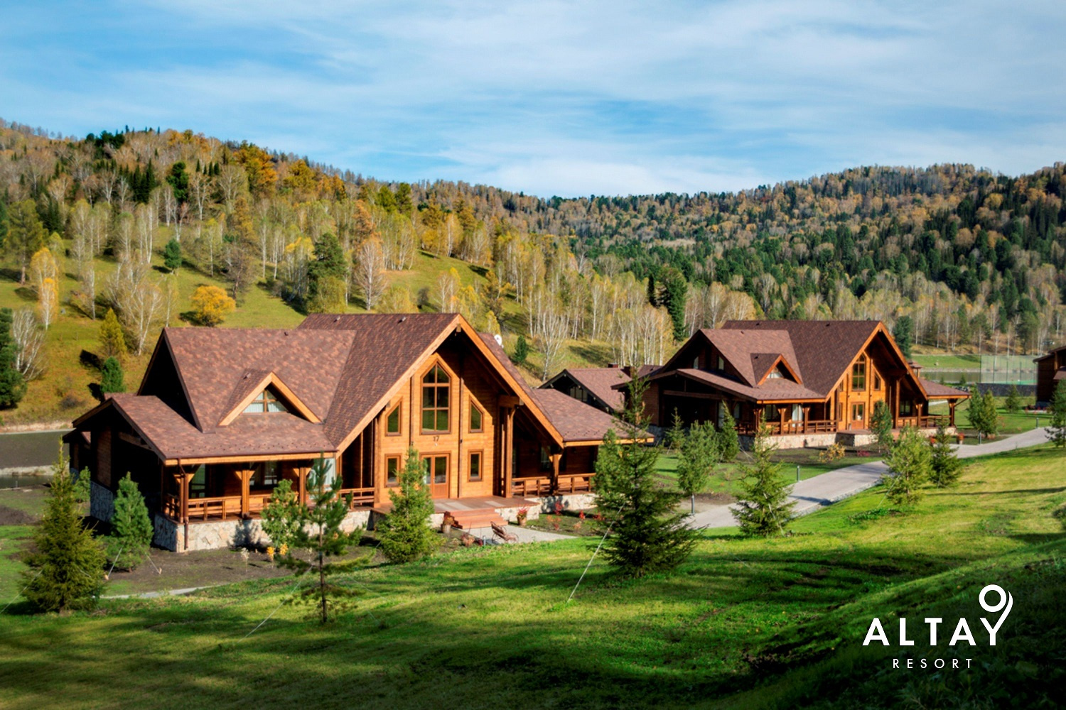 Алтайский дом фото. Алтай Резорт горный. Комплекс Алтай Резорт горный Алтай. Урлу Аспак Алтай Резорт. Гостиница Алтай Резорт Горно-Алтайск.