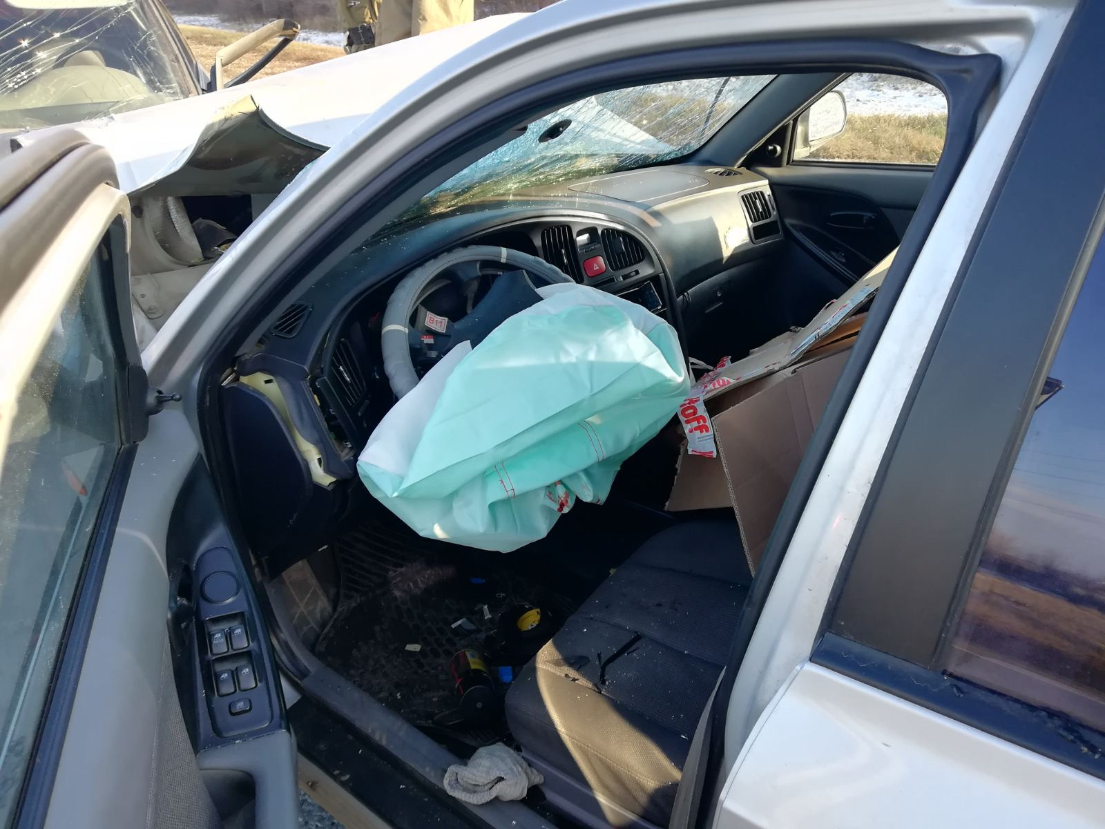 Подушки безопасности не спасли водителя Lada