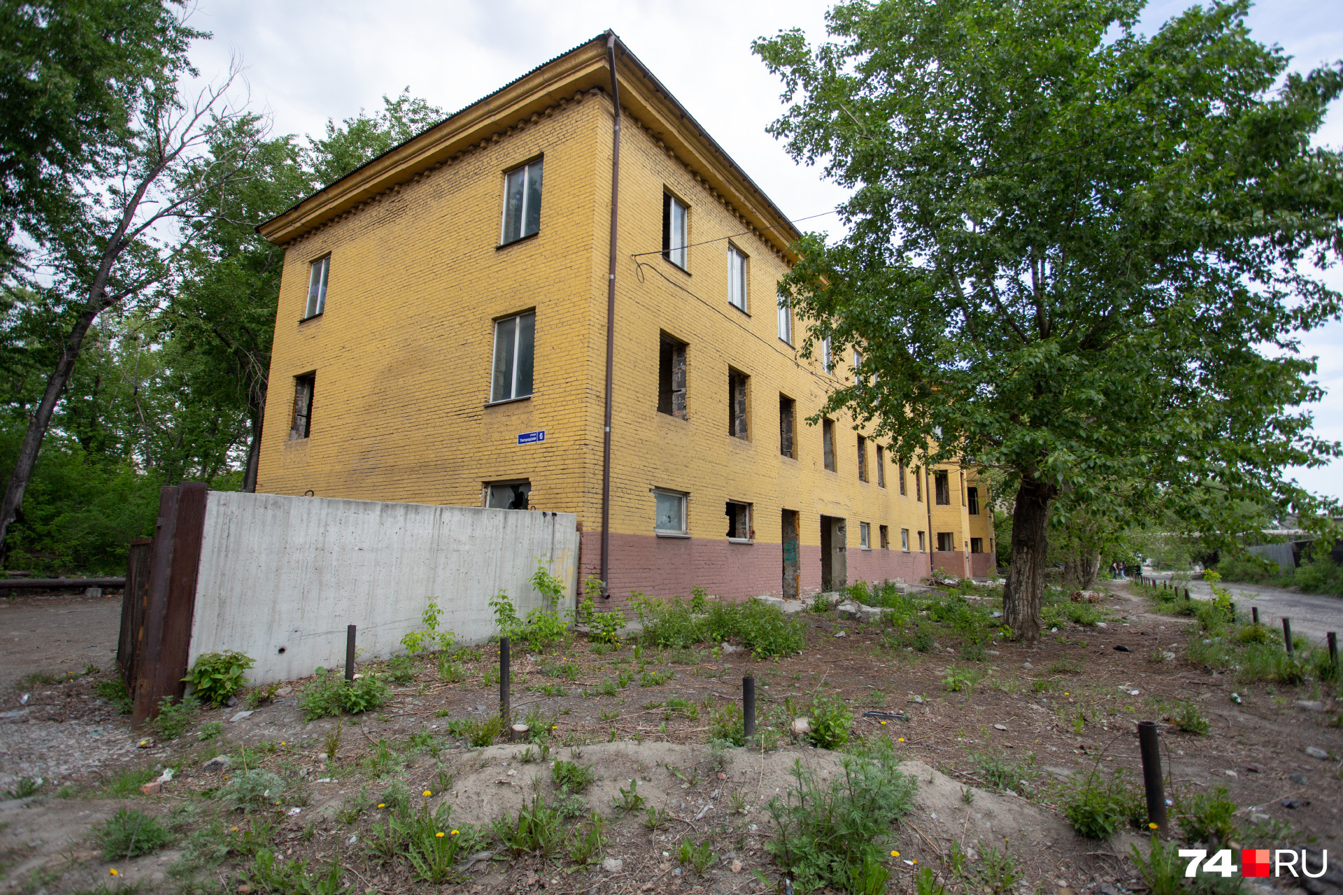Переселили и соседнюю улицу — Сормовскую, там жилые здания тоже переделывают под офисы или производственные цеха
