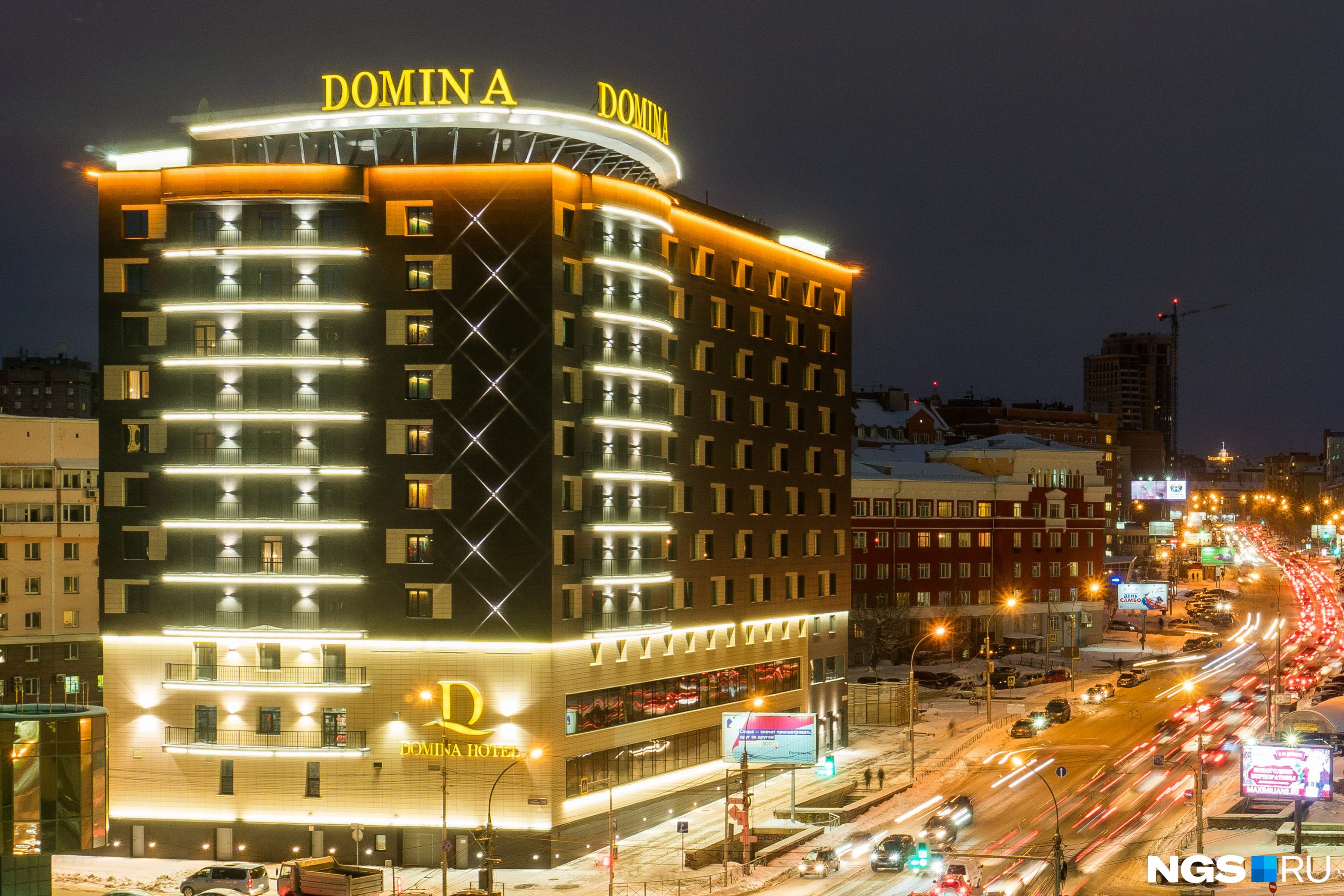 Среди удачных примеров архитектурной подсветки эксперты назвали проекты, которые делали частные инвесторы — в их числе подсветка здания отеля Domina