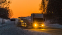 Замерзшие в Сибири. Смотрим, как в 30-градусные морозы на трассе под Новосибирском отогревают водителей