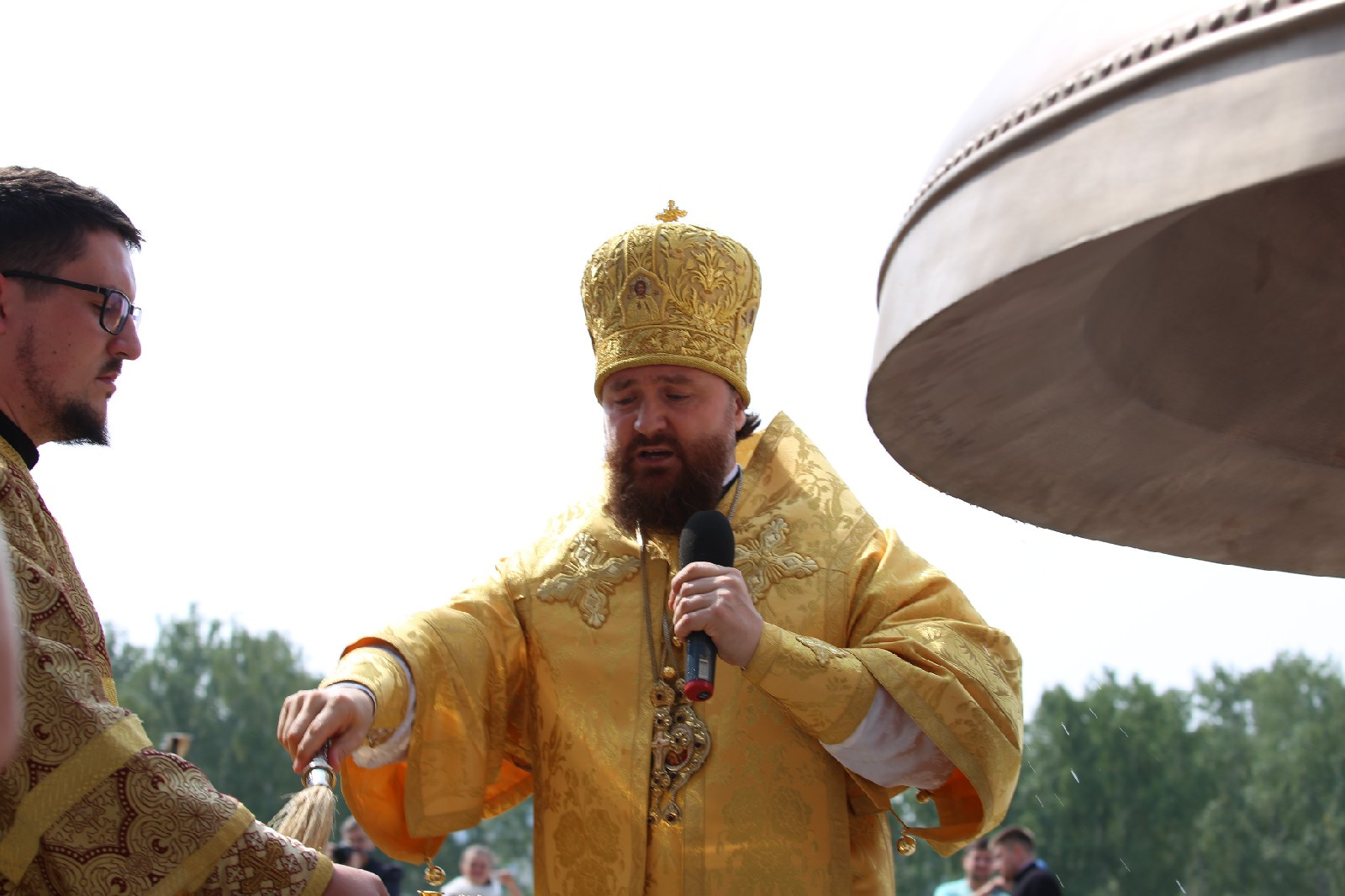 Торжественную службу возглавил митрополит Челябинский и Миасский Григорий