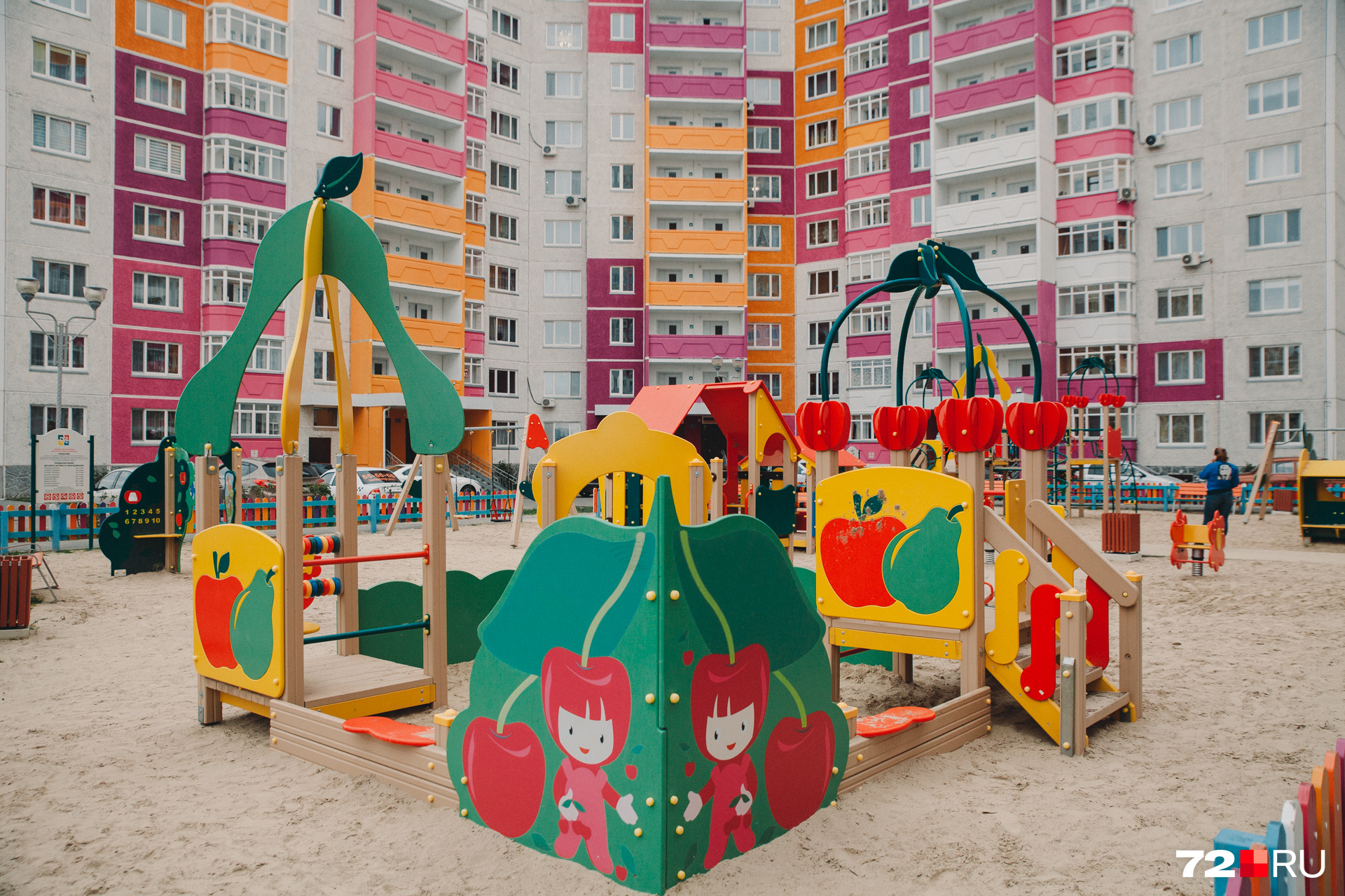Детей на площадках ЖК «Комарово» мало, так как рядом есть другие крутые площадки
