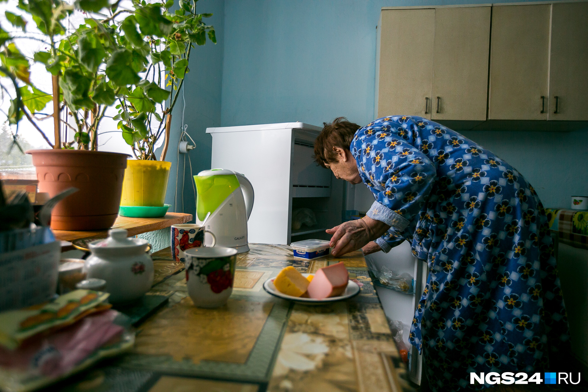 Женщина с рабочим стажем в 40 лет живёт на пенсию в 15 тысяч рублей Женщина с рабочим стажем в 40 лет живёт на пенсию в 15 тысяч рублей
