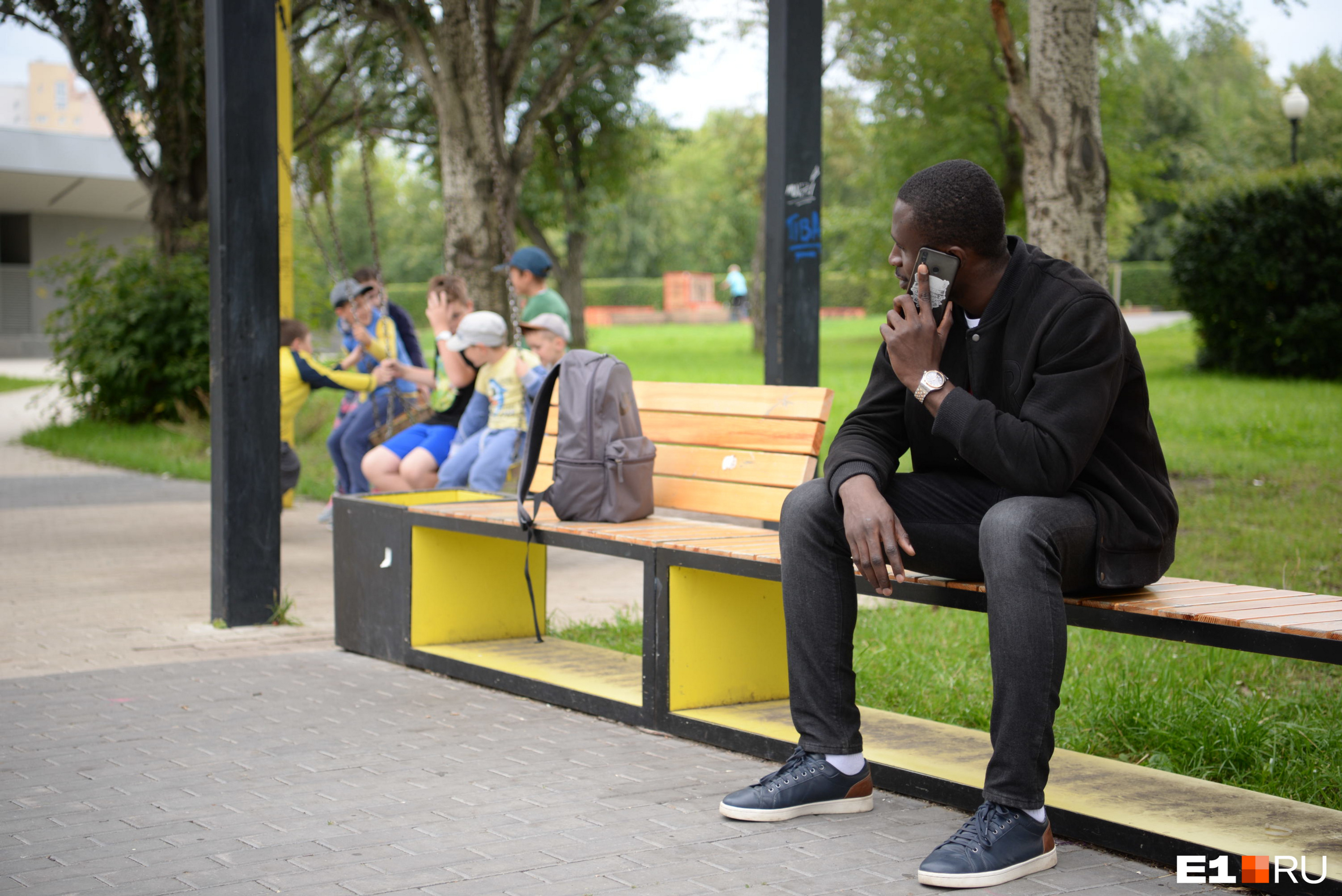 Африканский студент УрГЭУ рассказал о случаях расизма, с которыми он  сталкивался в Екатеринбурге. 13 августа 2019 года - 13 августа 2019 - e1.ru