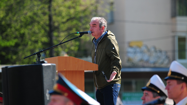 «Я замолкаю»: Владимир Шахрин отказался высказываться о битве за сквер у Драмы