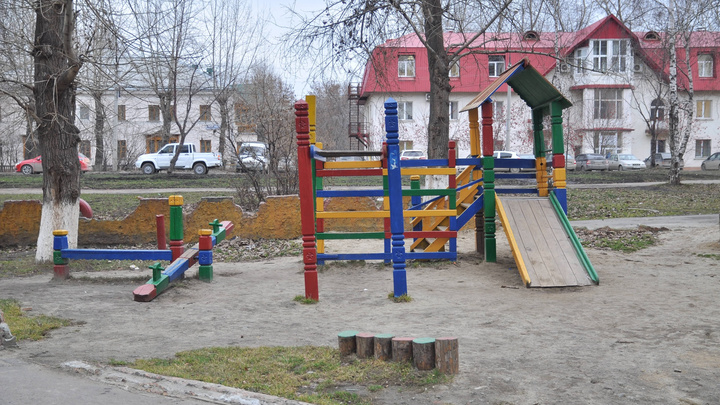 Парковки или качели: в Екатеринбурге начали принимать заявки от жителей на переделку их дворов