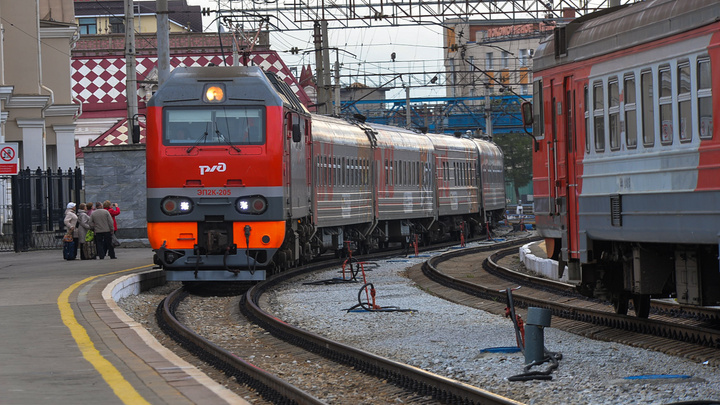 В новогодние праздники из Екатеринбурга пустят дополнительные поезда в Москву и Казань
