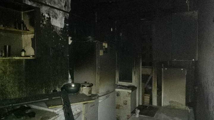 В Башкирии загорелась квартира: эвакуировали 50 человек