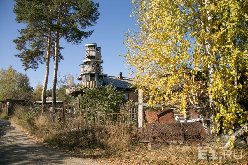 Сказочный домик пенсионер Лихачев строил для своих дочерей
