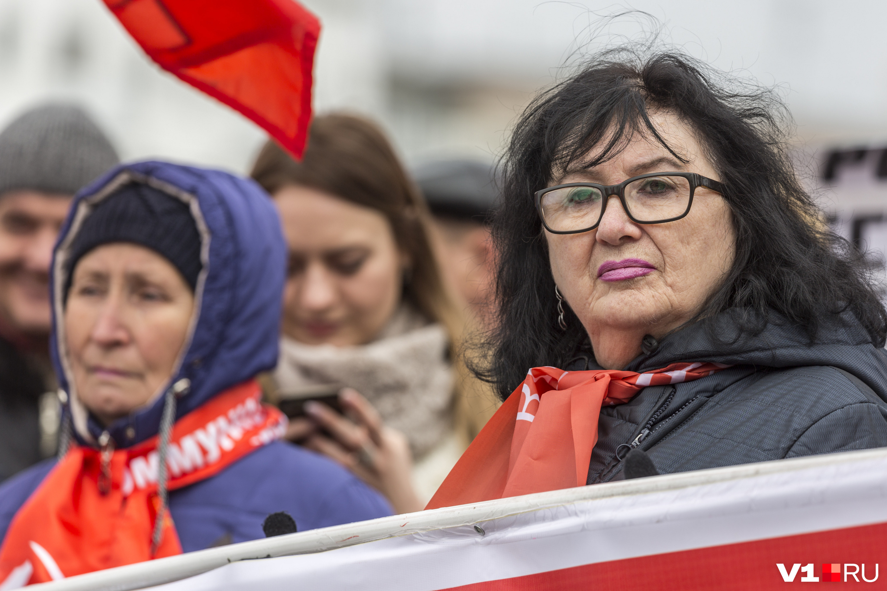 "Те, кто не уважает свой народ - не достоин им управлять" - считают выступавшие на митинге "Те, кто не уважает свой народ - не достоин им управлять" - считают выступавшие на митинге
