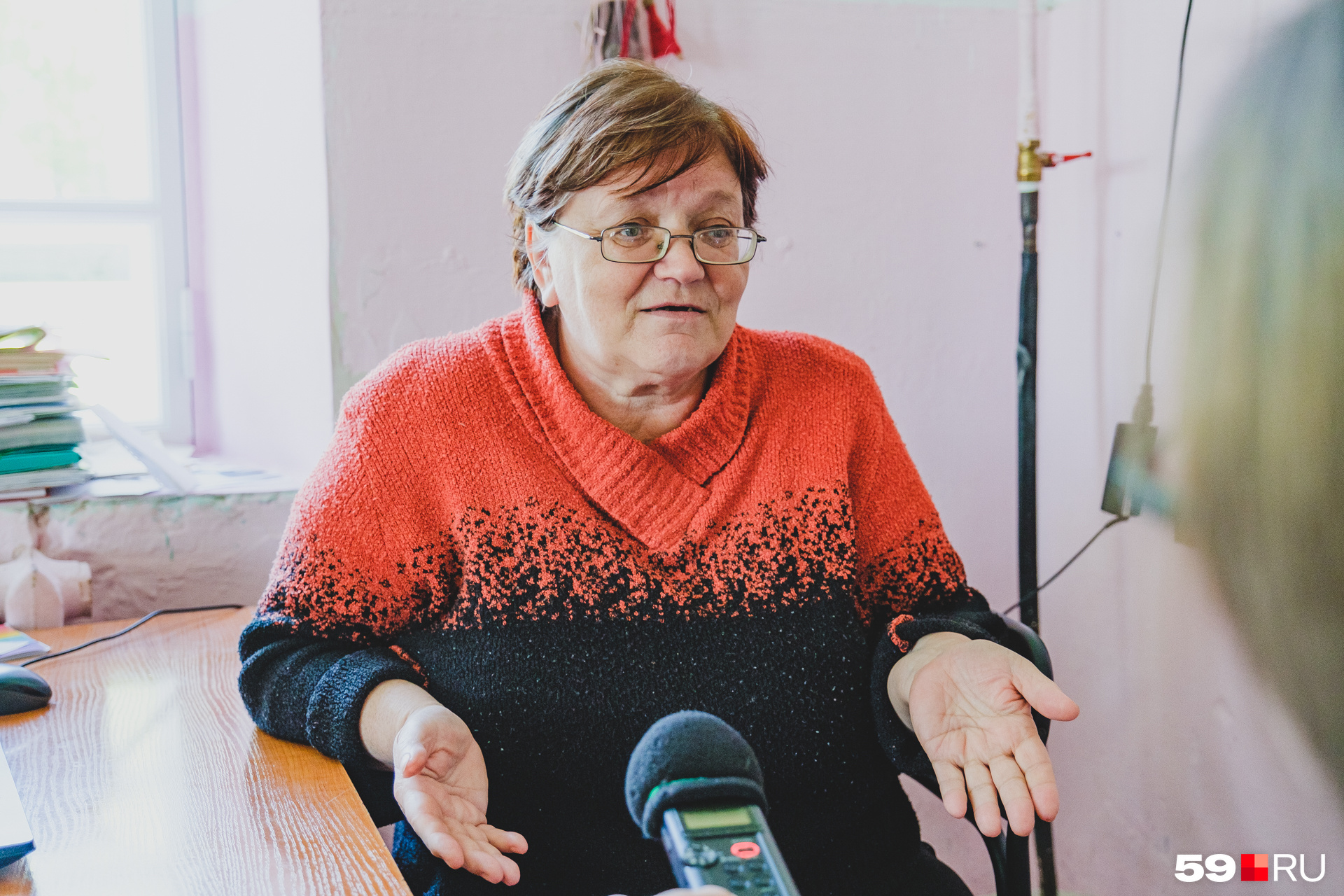 Пенсионерка Людмила Бабина второй день живет в центре эвакуации