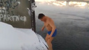 Дивногорец нырнул в ледяной Енисей в поддержку россиян на Олимпиаде