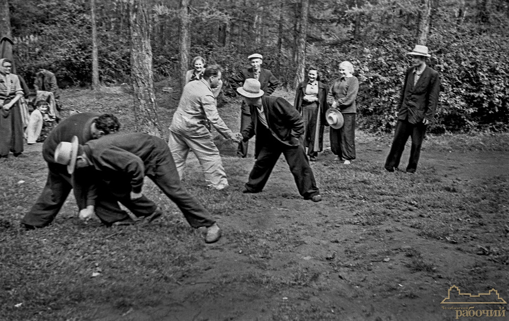 Поездка в Ильменский заповедник. Мужские забавы. 1957 год Поездка в Ильменский заповедник. Мужские забавы. 1957 год
