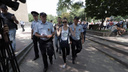 Полиция «вяжет» ростовчан на пикете за честные выборы: онлайн-трансляция с Пушкинской улицы
