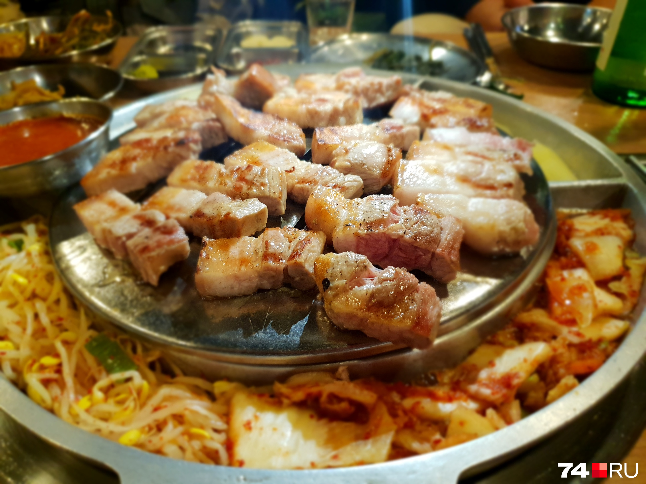 Еда Кореи разнообразна — от мясных блюд до морепродуктов Еда Кореи разнообразна — от мясных блюд до морепродуктов