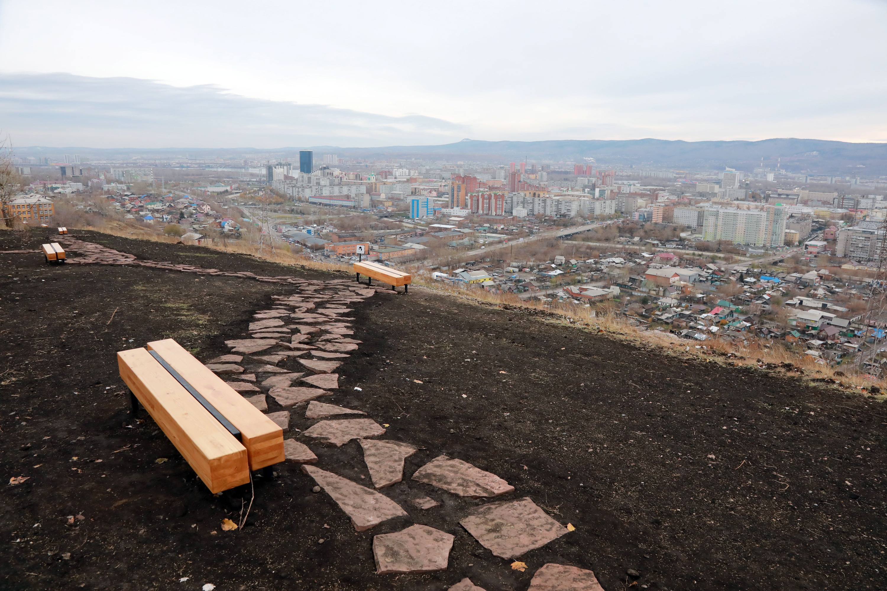 Место строительства. Парк Покровский Красноярск. Покровский сквер Красноярск. Парк возле часовни Красноярск. Красноярск смотровая Покровский парк.