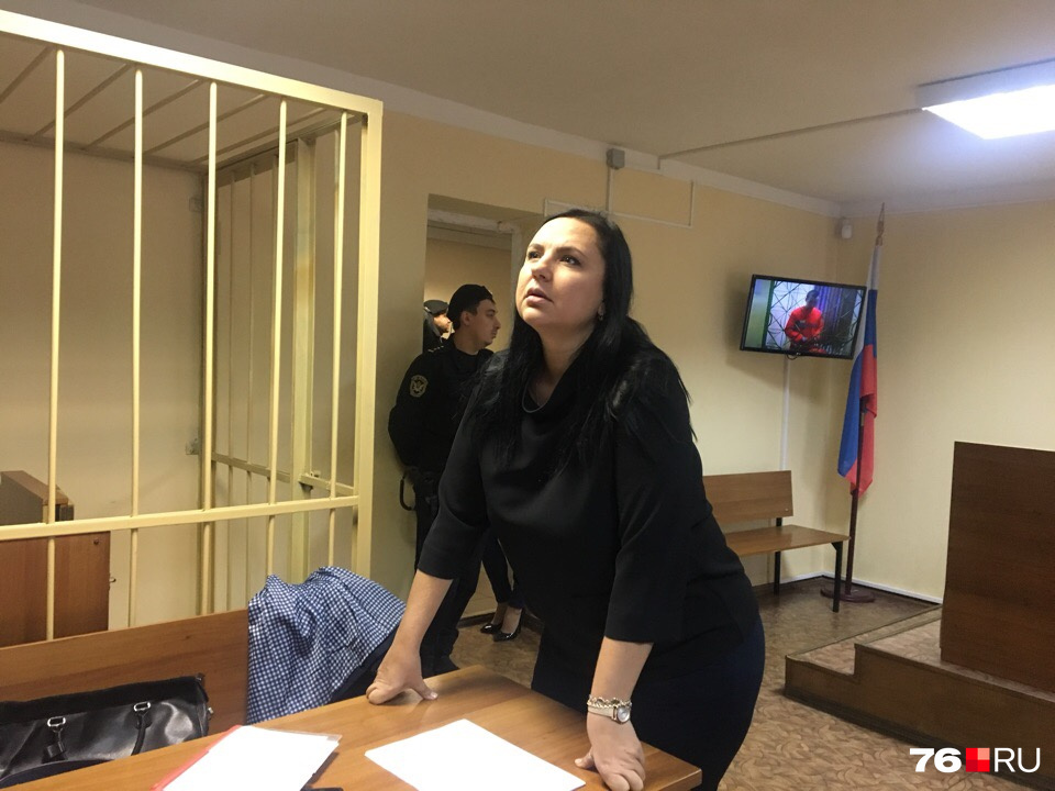 Ирина Бирюкова общается со своим подзащитным Ирина Бирюкова общается со своим подзащитным