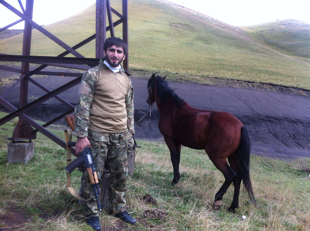 В соцсетях парень писал, что сделал фото в Дагестане. Он выложил фото в сеть в 2014 году