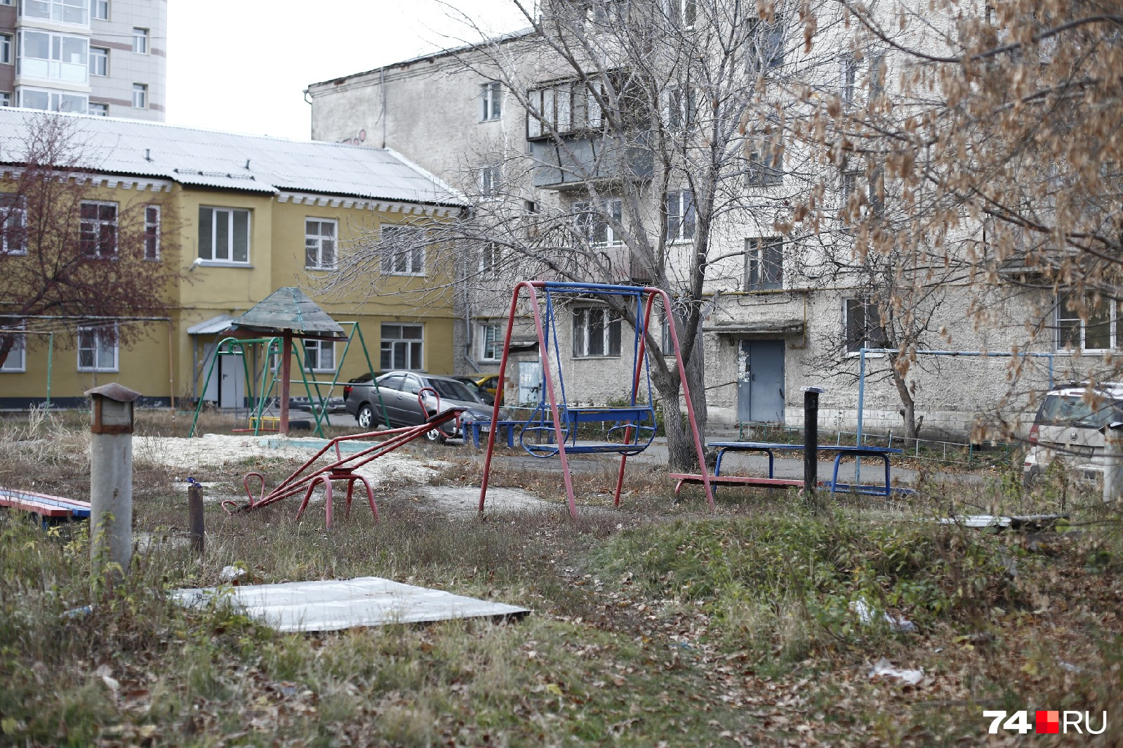 Район, в котором росла Екатерина Меньшикова, выглядит довольно безрадостным