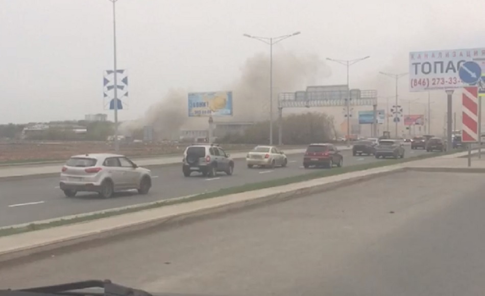 Пожар переполошил автомобилистов Пожар переполошил автомобилистов