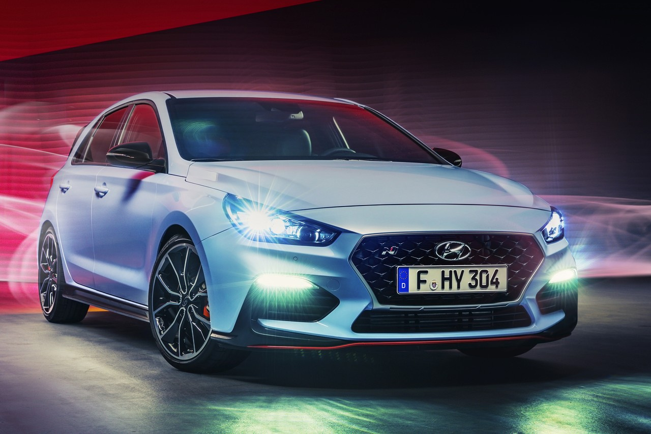 Hyundai i30N является заряженной версией обычной «тридцатки» с двигателем мощностью 249 л. с. Hyundai i30N является заряженной версией обычной «тридцатки» с двигателем мощностью 249 л. с.