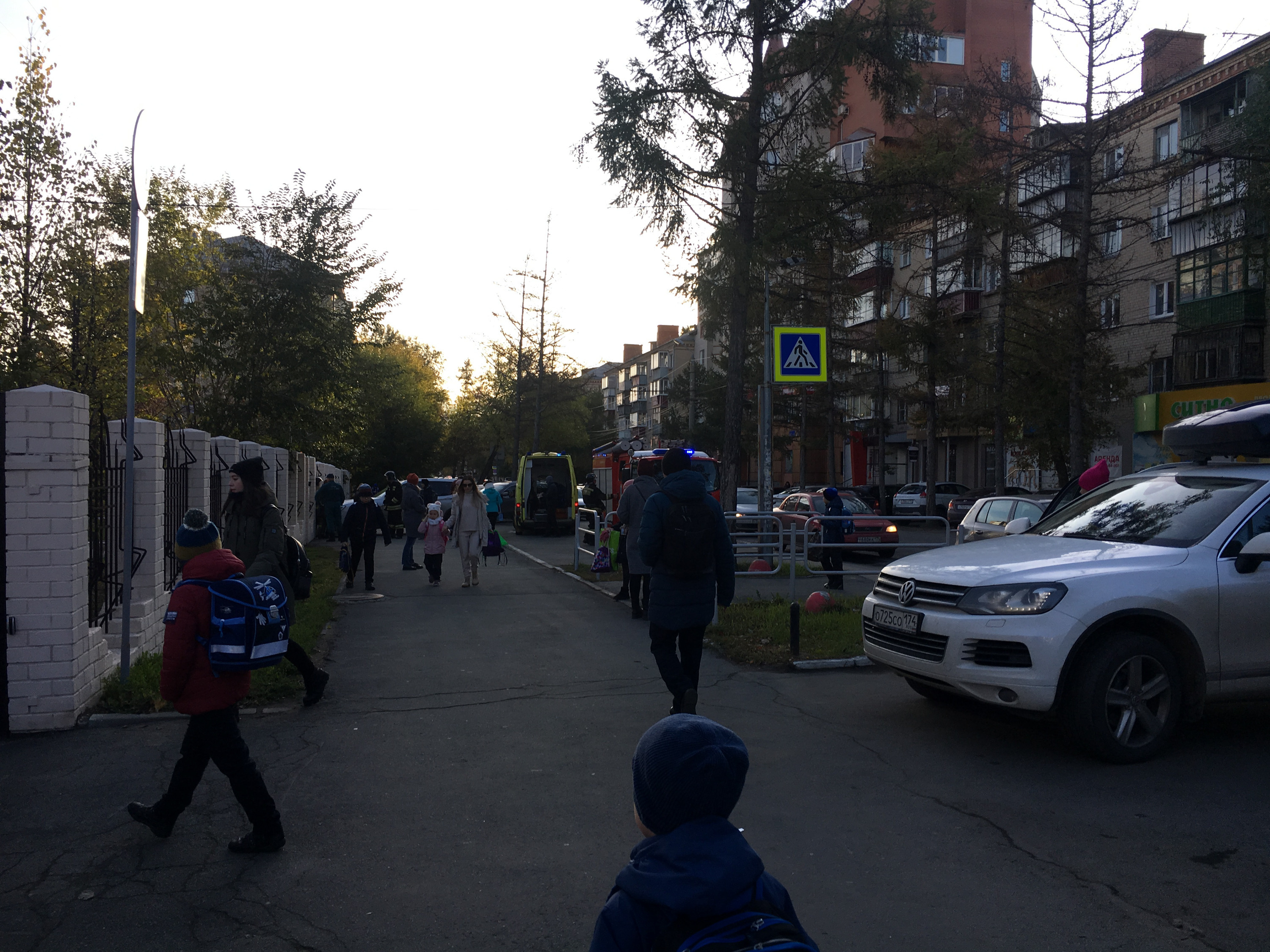ДТП произошло утром, когда родители вели детей в школу