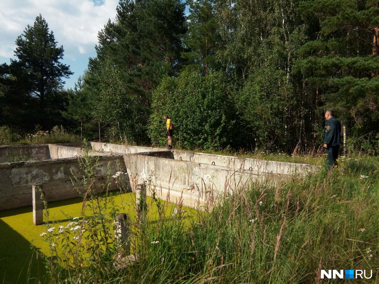Добровольцы из ПСГ «РЫСЬ» нашли вот такие водоемы с бетонными берегами Добровольцы из ПСГ «РЫСЬ» нашли вот такие водоемы с бетонными берегами