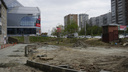 На месте вырубленных деревьев на Кошурникова нашлось место для парковки