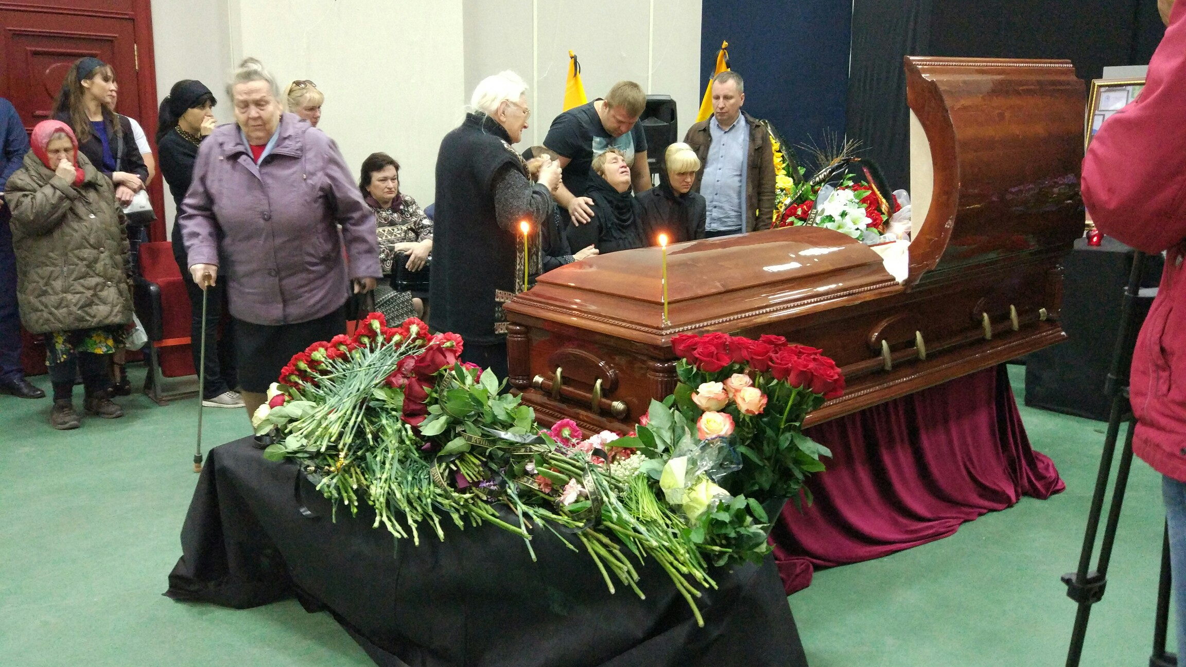 Похоронен в новгороде. Бочкарев Нижний Новгород похороны. Прощание с Александром Рогожкиным.