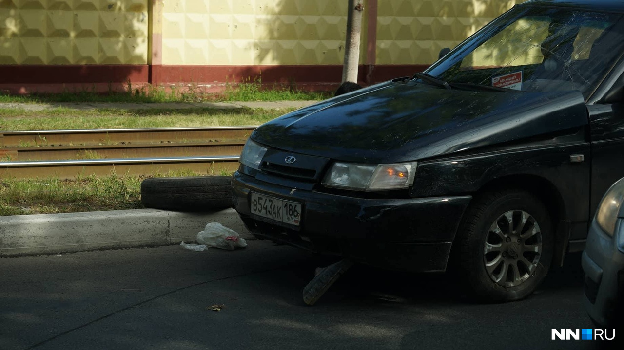 Автомобиль несильно пострадал Автомобиль несильно пострадал