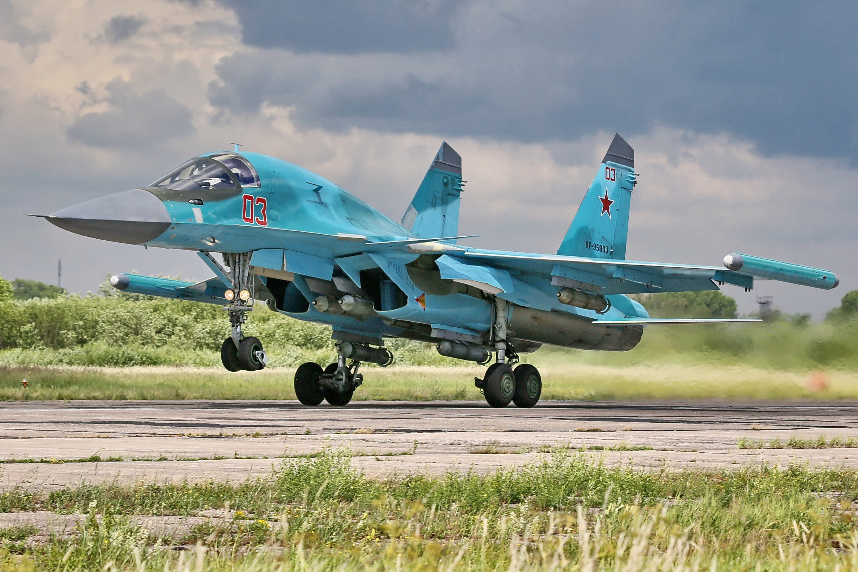 Новые Су-34 ждут в Челябинске к началу осени Новые Су-34 ждут в Челябинске к началу осени