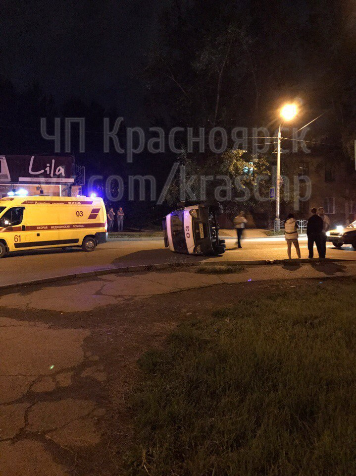 В аварии пострадала фельдшер «скорой помощи» В аварии пострадала фельдшер «скорой помощи»