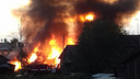 Дом, пять бань, гараж и УАЗ: засушливое лето спровоцировало большой пожар в посёлке Пинега