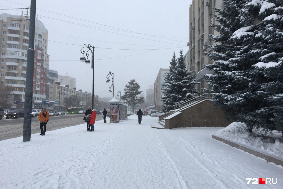 Зима 30. Больница в Тюмени фото зимой.