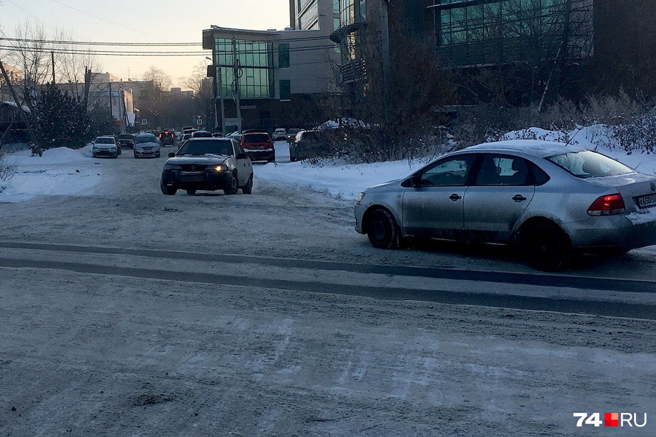 что такое помеха справа в пдд