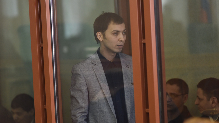 Онлайн-репортаж из зала суда: цыгану Диме предъявили обвинение в организации бойни на Депутатской