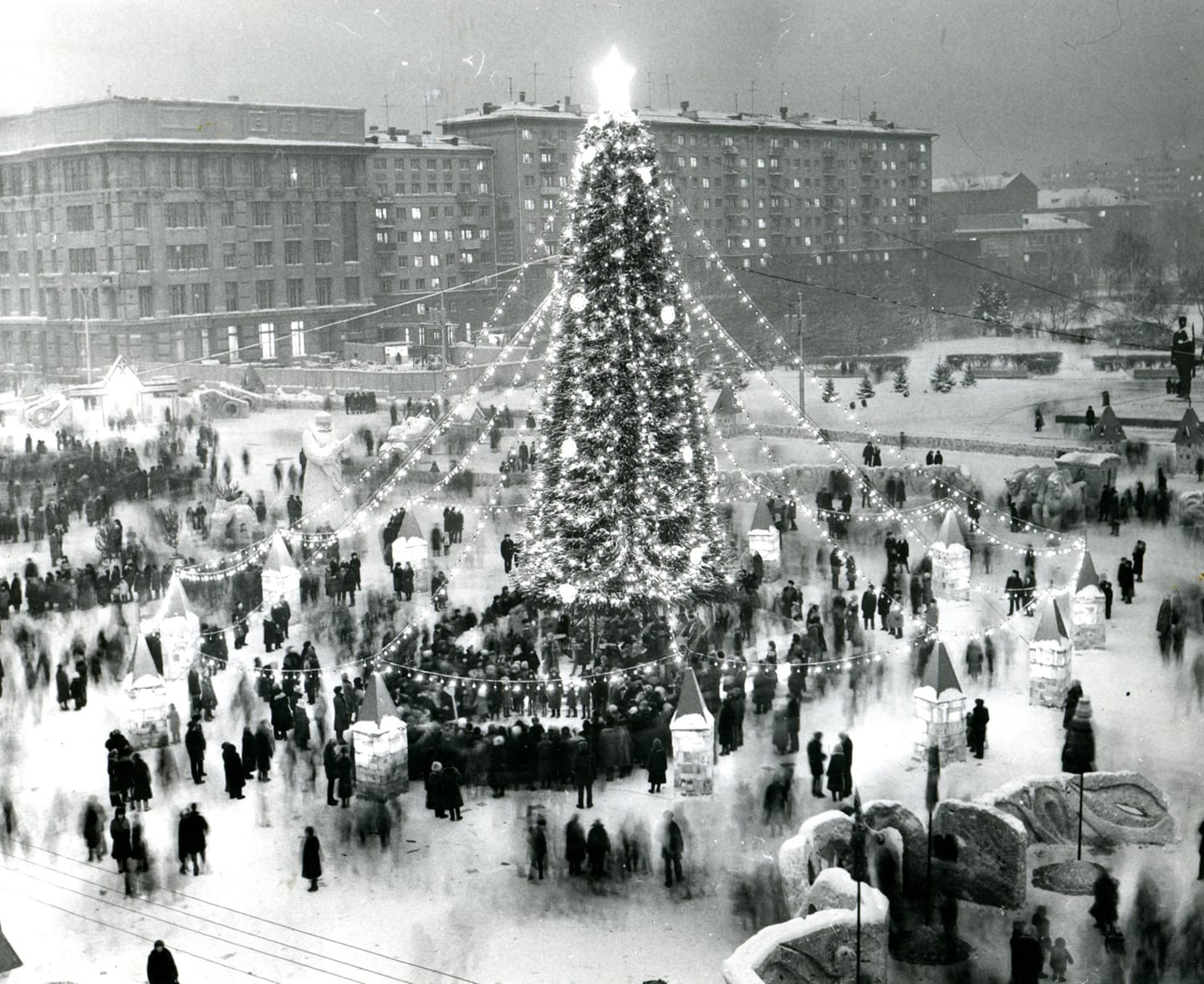 Ёлка на площади Ленина в конце 70-х