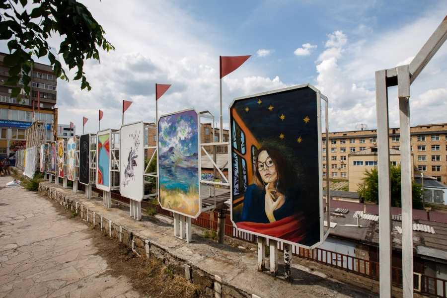 Короткое сибирское лето глазами уличных художников