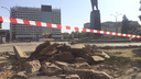 В Ростове на площади Ленина начали спиливать деревья из-за реконструкции