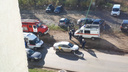 «Женщина потеряла сознание»: Infiniti челябинца влетел в парковку после ДТП с машиной «Яндекс.Такси»
