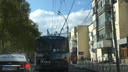 На Красном проспекте из-за обрыва проводов встали троллейбусы