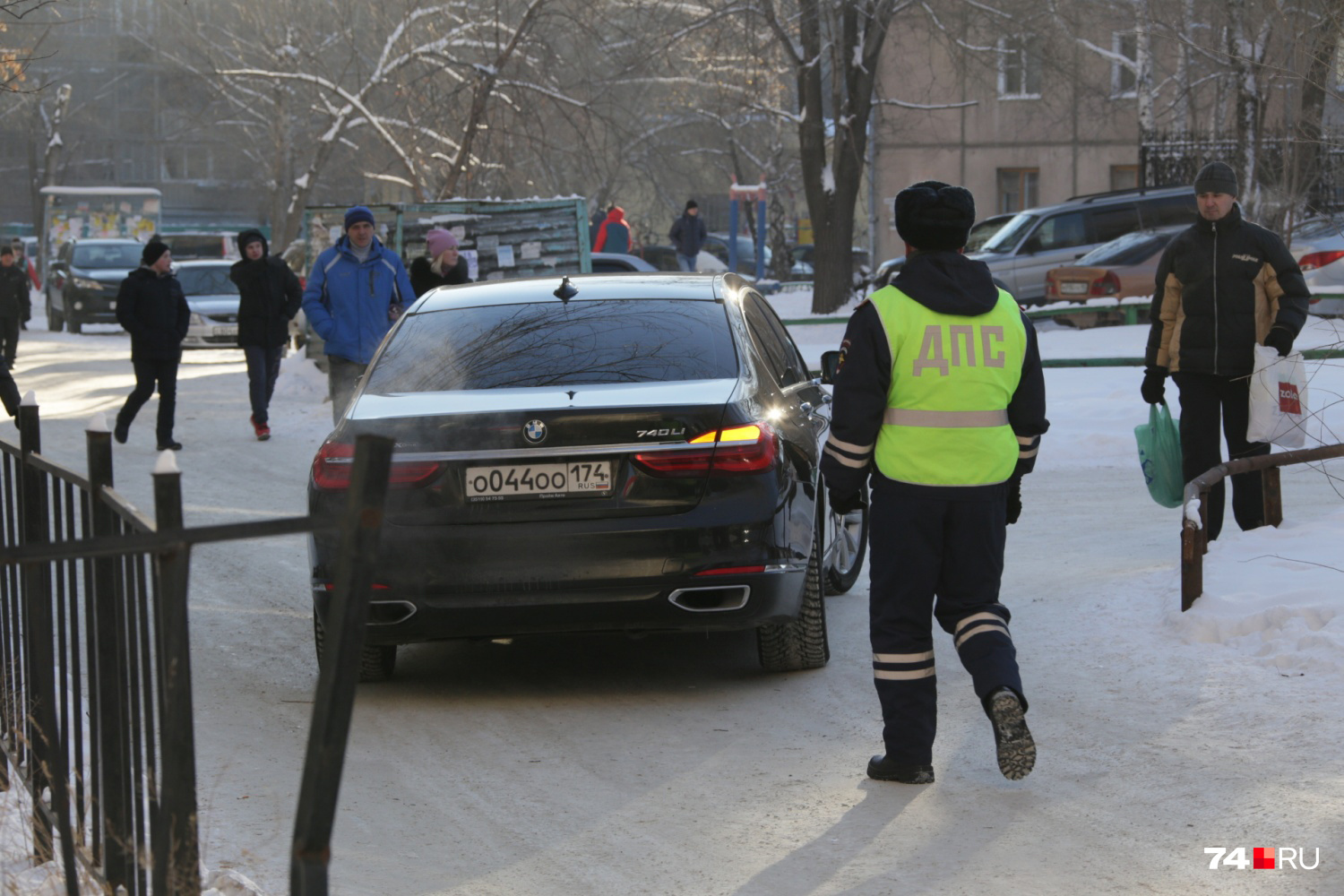 Движение на некоторых улицах закрыли Движение на некоторых улицах закрыли