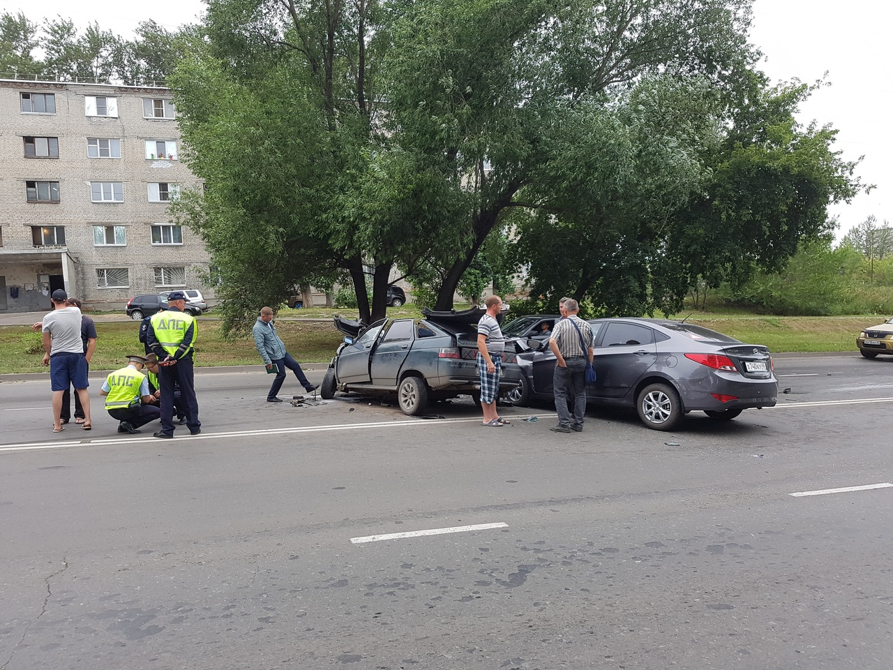 Курган свежие события. Авария на Бурова Петрова Курган. ДТП Бурова Петрова Курган. ДТП В Кургане сегодня на Бурова Петрова. Авария на Бурова Петрова мост в Кургане.