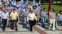 Фото: сотни моряков устроили шествие по набережной Новосибирска