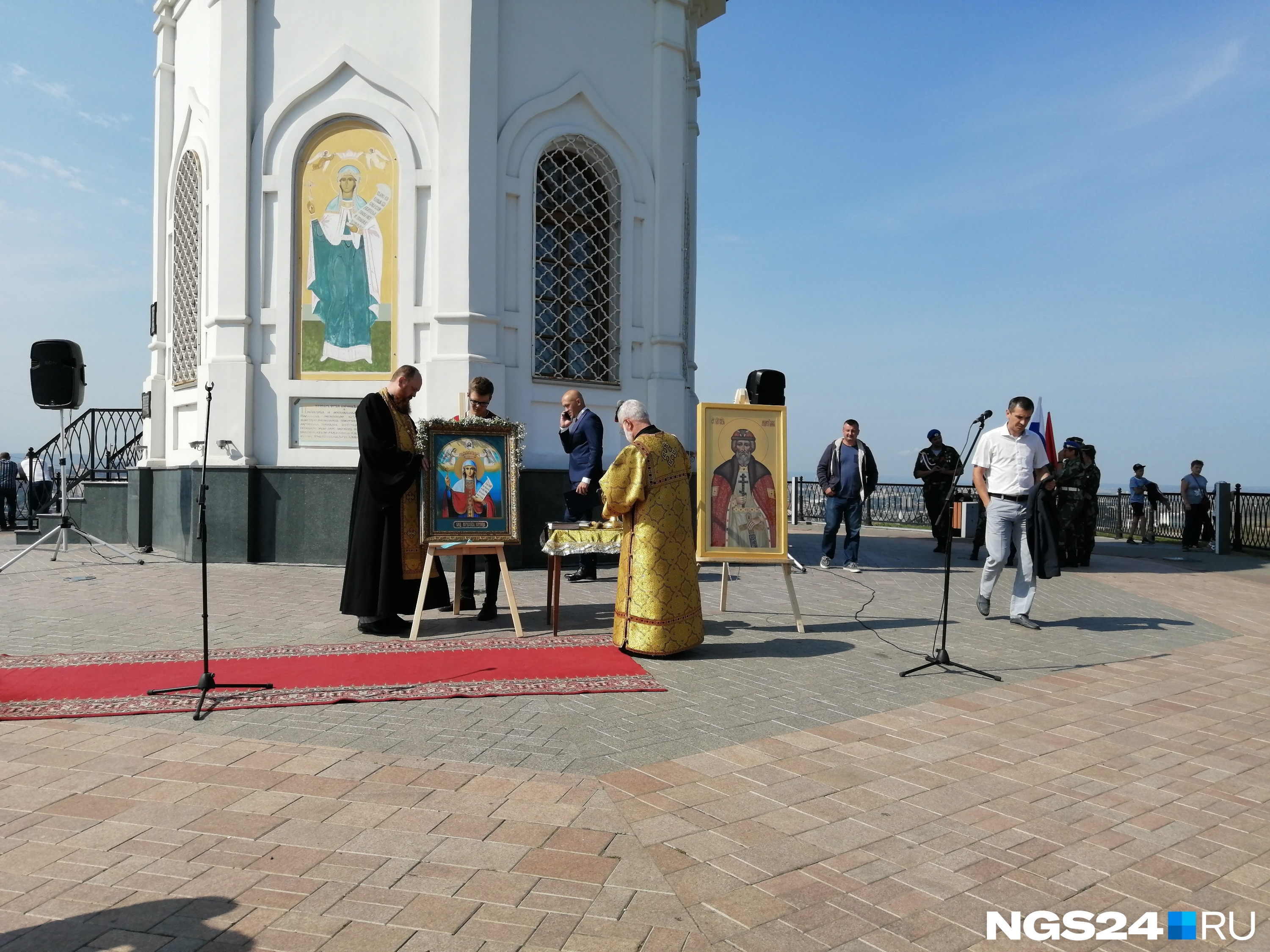 Передача иконы великомученицы Параскевы Пятницы Передача иконы великомученицы Параскевы Пятницы