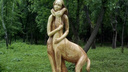 Девушка и Бэмби: в парке «Дружба» появилась новая скульптура