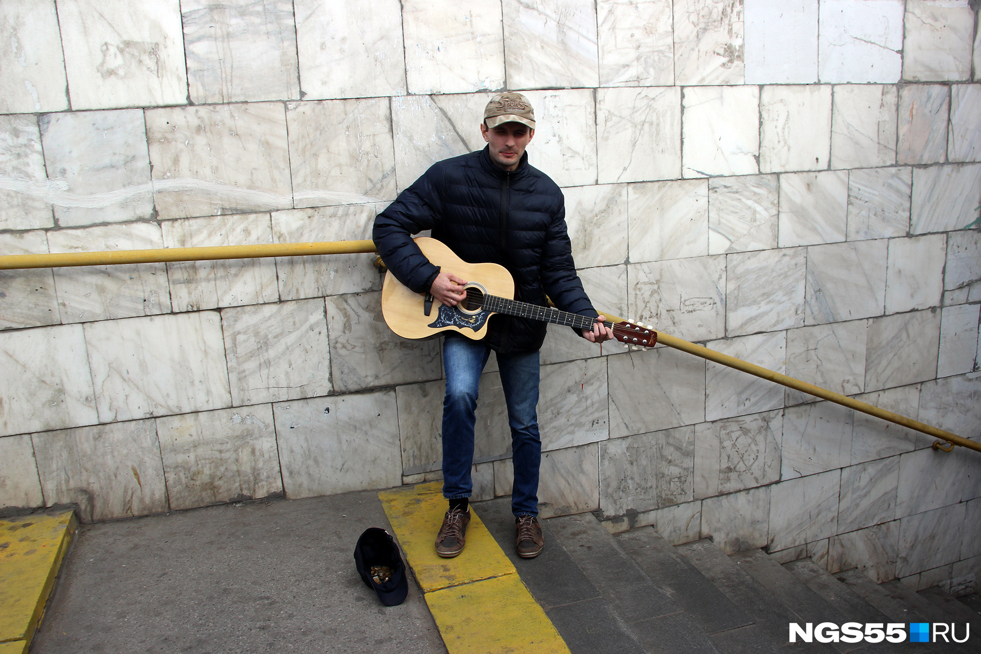 Поток людей здесь хороший, но в кепке не очень-то прибывает Поток людей здесь хороший, но в кепке не очень-то прибывает